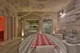 Holiday Cave Hotel