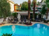 Elegance East Hotel